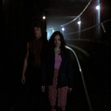 Michael Beck e Deborah Van Valkenburgh in una sequenza de I GUERRIERI DELLA NOTTE