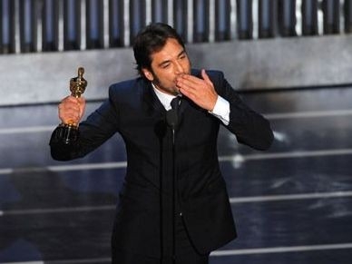 Oscar 2008 Javier Bardem Vince La Statuetta Come Miglior Attore Non Protagonista Per Il Suo Ruolo In Non E Un Paese Per Vecchi 54414