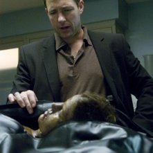 Edward Burns in una scena di Chiamata senza risposta