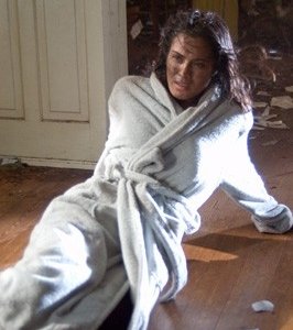 Shannyn Sossamon in una sequenza dell'horror Chiamata senza risposta