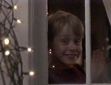 Macaulay Culkin in una scena di Mamma, ho perso l'aereo.