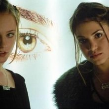Evan Rachel Wood e Nikki Reed in una sequenza di Thirteen - Tredici anni