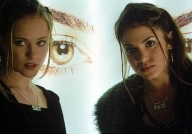 Evan Rachel Wood e Nikki Reed in una sequenza di Thirteen - Tredici anni