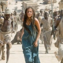 Camilla Belle in una scena del film 10,000 AC