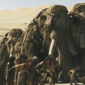 Una scena del film 10,000 AC