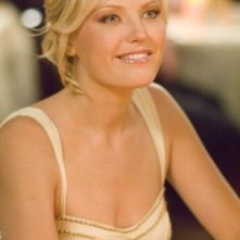 Malin Akerman in un'immagine della commedia 27 volte in bianco