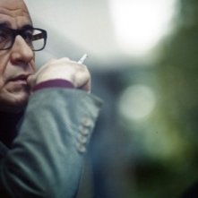 Toni Servillo durante le riprese di Le conseguenze dell'amore