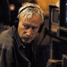 Il regista Peter Del Monte sul set del film Nelle tue mani