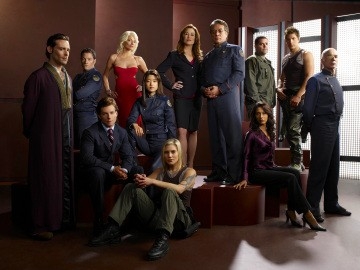 Il cast della quarta stagione di Battlestar Galactica in uno scatto promozionale