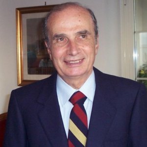 Un'immagine che ritrae Fernando Popoli