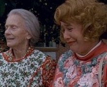 Jessica Tandy con Kathy Bates in una scena di Pomodori verdi fritti alla fermata del treno