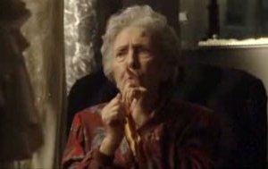 L'attrice Regina Bianchi in una scena del film Ci sta un francese, un inglese e un napoletano