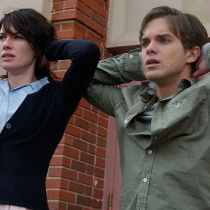 Lena Headey e Thomas Dekker nel Pilot di Sarah Connor Chronicles