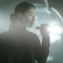 Lena Headey in una scena di 'Vick's Chip', ottavo episodio di Sarah Connor Chronicles