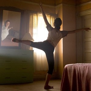 Summer Glau in una scena di danza di 'The Demon Hand', settimo episodio di Sarah Connor Chronicles