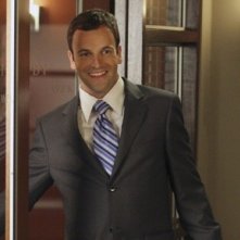 Jonny Lee Miller in una scena dell'episodio Freedom di Eli Stone