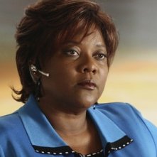 Loretta Devine in una scena dell'episodio Freedom di Eli Stone