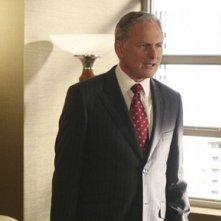 Victor Garber in una scena dell'episodio Freedom di Eli Stone