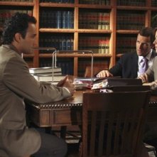 Yvonne Delarosa, Jos Viramontes, Jonny Lee Miller e Julie Gonzalo nell'episodio Freedom di Eli Stone