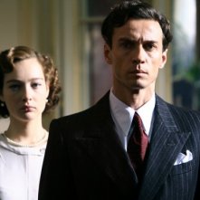 Cristiana Capotondi e Alessio Boni in una scena di 'Rebecca, la prima moglie'