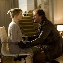 Jodie Foster e Gerard Butler in una sequenza del film Alla ricerca dell'isola di Nim.