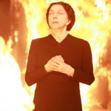 Mariangela Melato in una scena di 'Rebecca, la prima moglie'