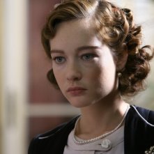 Un primo piano di Cristiana Capotondi nella fiction 'Rebecca, la prima moglie'