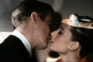 Trailer - Breakfast at Tiffany's