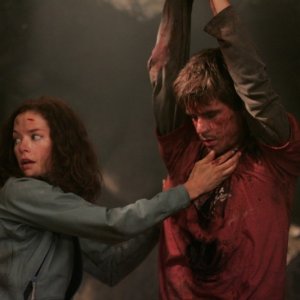 Gina Holden trova suo fratello nella tana del Wendigo nel secondo episodio di Supernatural