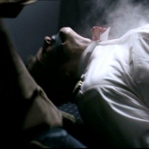 I demoni si ustionano se vengono al contatto con l'acqua santa e Sam e Dean lo sanno bene