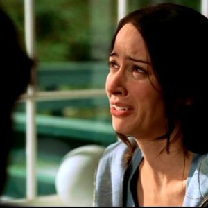 Il personaggio di Amy Acker è profondamente turbato dall'esperienza sovrannaturale che stava per ucciderla in 'Morte nell'acqua' di Supernatural