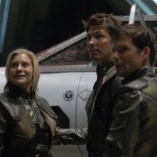 Katee Sackhoff Jamie Bamber E Michael Trucco In Una Scena Dell Episodio He Who Believeth In Me Della Quarta Stagione Di Battlestar Galactica 56686