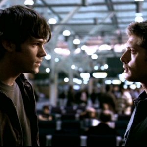 Sam, il personaggio di Jared Padalecki, si confida con suo fratello in merito alle rivelazioni del demone che hanno appena esorcizzato nell'episodio 'Il fantasma dell'aria'