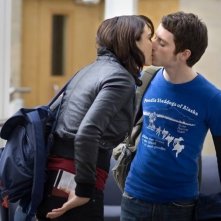 Elijah Wood insieme a Leonor Watling in una scena del film Oxford Murders - Teorema di un delitto
