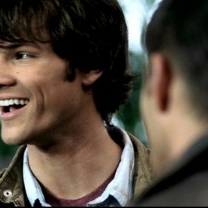 Jared Padalecki e Jensen Ackles discutono di questioni di famiglia in 'Bugs'