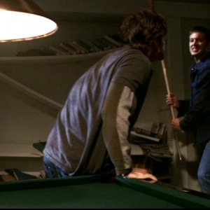 Jared Padalecki e Jensen Ackles mentre lottano in 'Skin' 