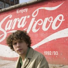 Jesse Eisenberg in una scena di The Hunting Party