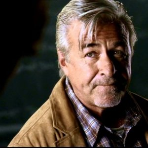 Jim Byrnes nei panni di un professore di antropologia che da una mano ai fratelli Winchester in 'Bugs' di Supernatural