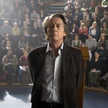 John Hurt in una scena del film Oxford Murders - Teorema di un delitto