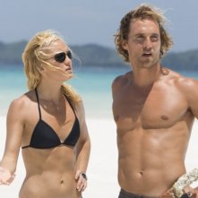Matthew McConaughey e Kate Hudson in una sequenza dell'avventuroso Tutti pazzi per l'oro