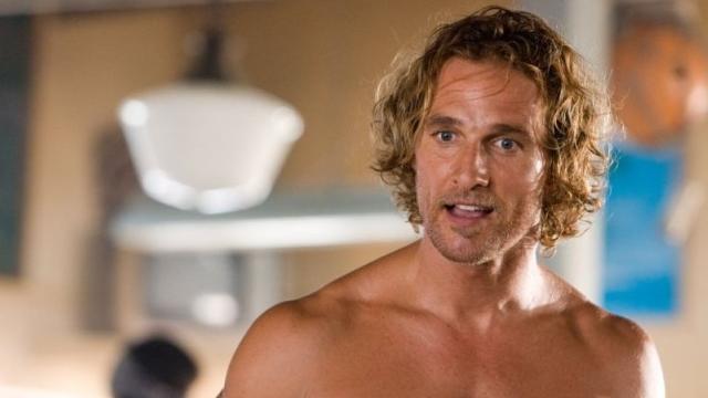 Matthew McConaughey a torso nudo in versione rubacuori