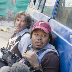 Richard Gere e Terrence Howard in una sequenza di The Hunting Party