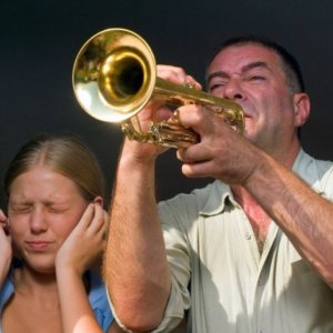 Aleksandra Manasijevic e Mladen Nelevic in una sequenza del film Gucha