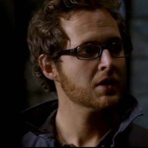 A.J. Buckley nel ruolo di Ed Zeddmore,  uno degli acchiappafantasmi imbranato dell'episodio 'La casa infernale' di Supernatural