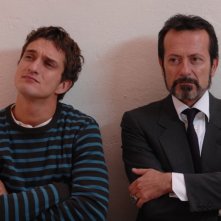 Alessandro Tiberi e Rocco Papaleo in una scena del film L'amore non basta