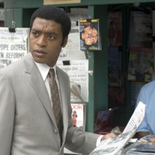 Chiwetel Ejiofor in una scena del film Talk to me