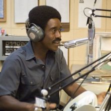 Don Cheadle in una scena del film Talk to me