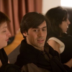 Emmanuel Mouret in una scena del film Solo un bacio per favore