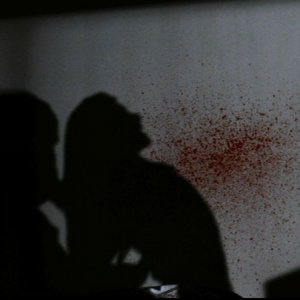 I Demoni Ombra aggrediscono una vittima nell'episodio 'Ombre' di Supernatural