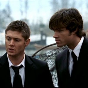 Padalecki e Ackles in una scena dell'episodio 'Route 666' di Supernatural